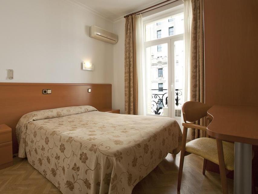 Hostal Jerez Madrid Exterior photo