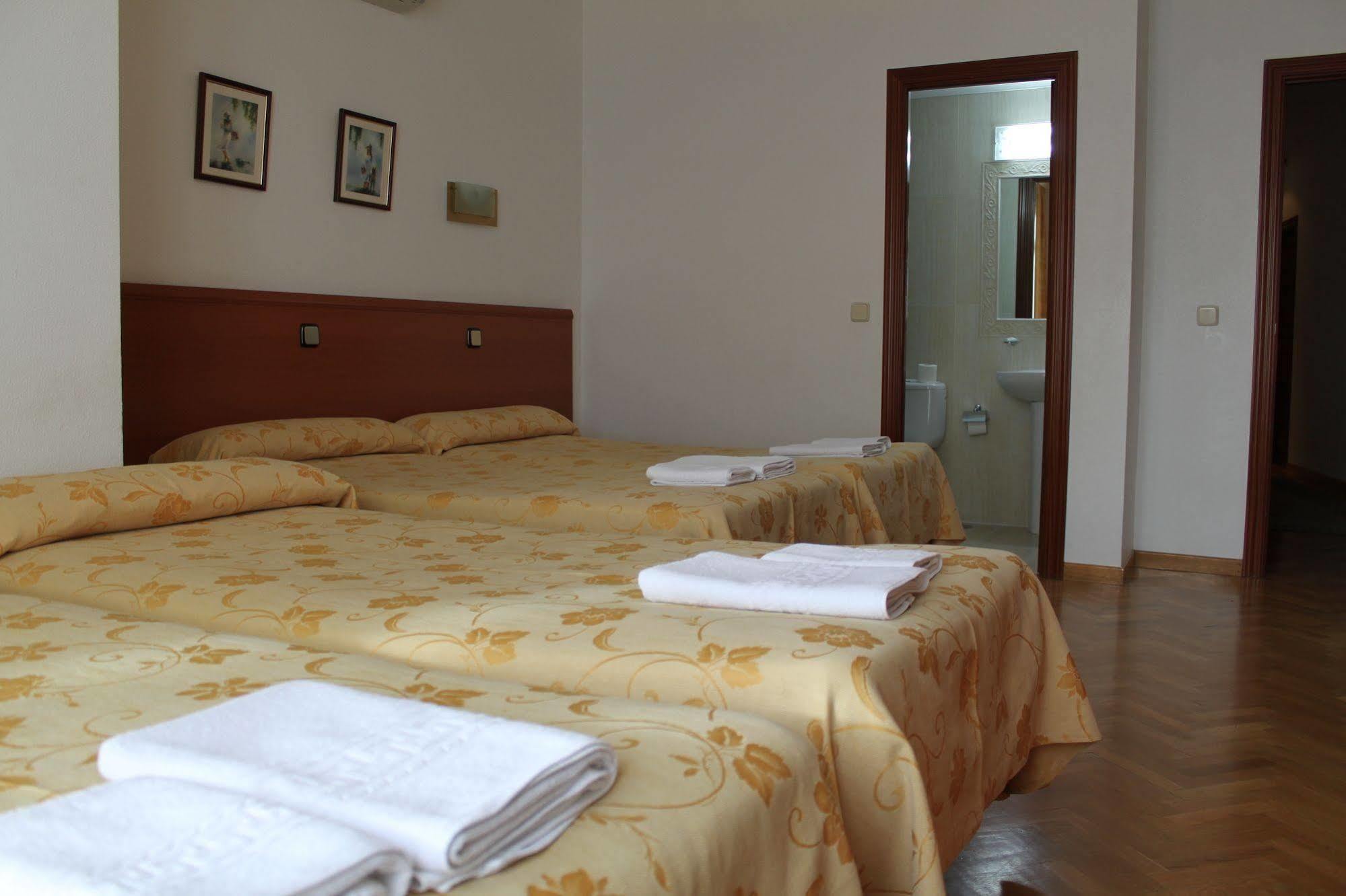 Hostal Jerez Madrid Exterior photo