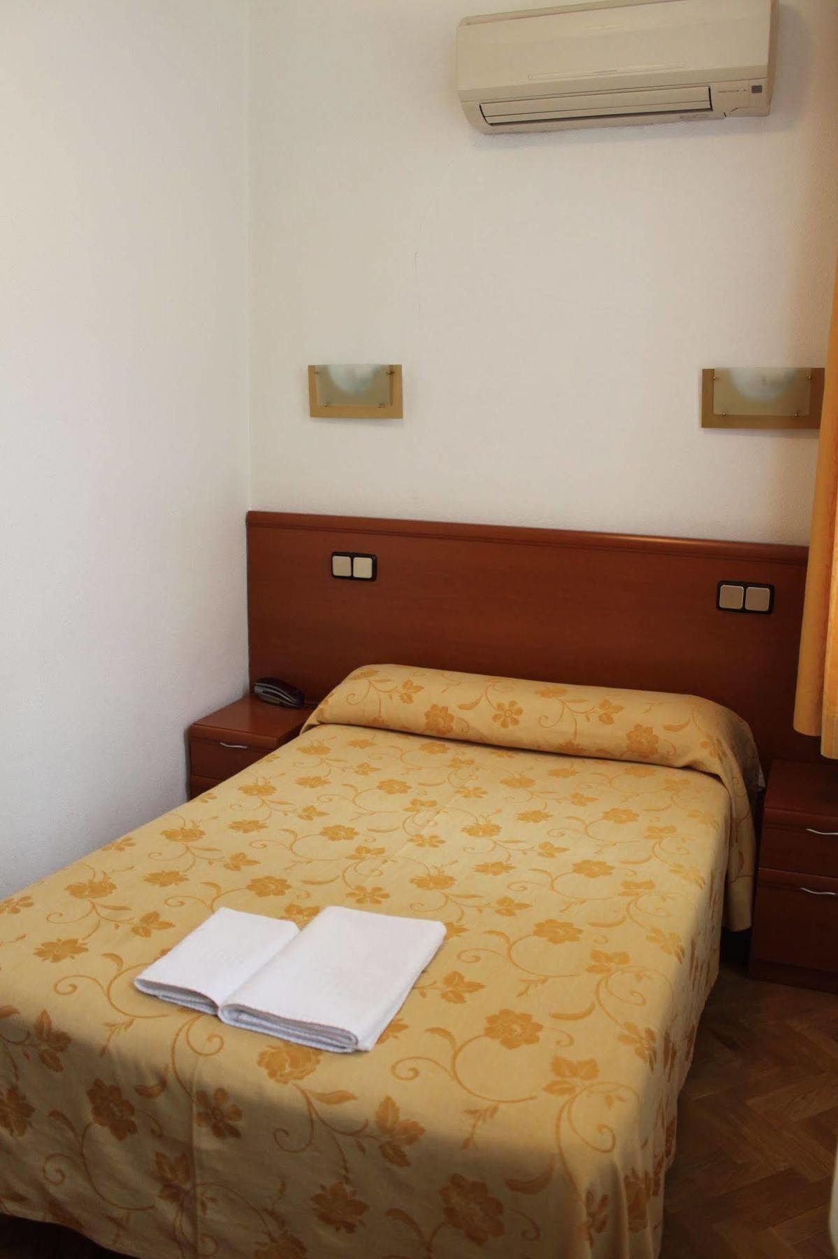 Hostal Jerez Madrid Exterior photo